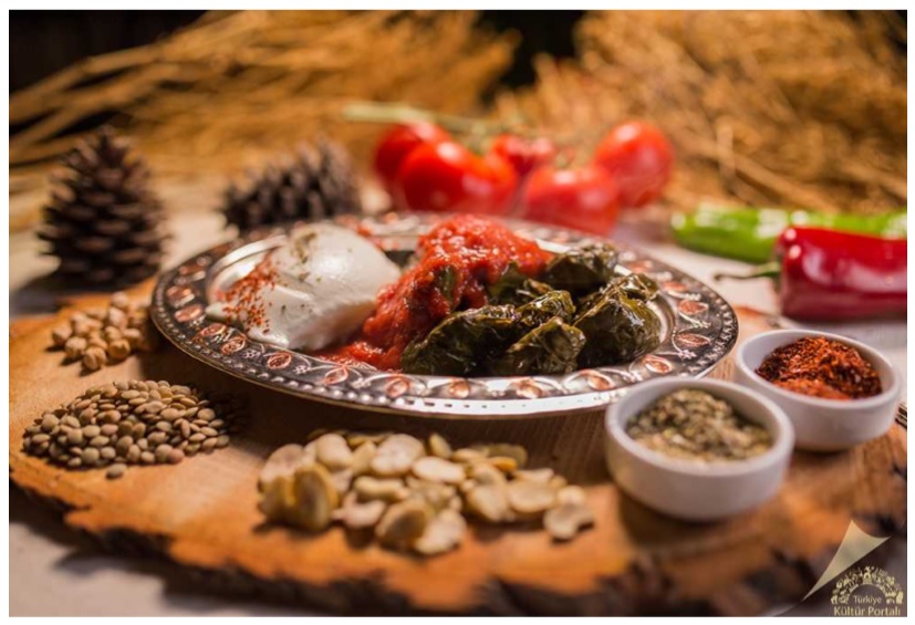 Amasya Baklalı Dolması — yöresel lezzet görseli