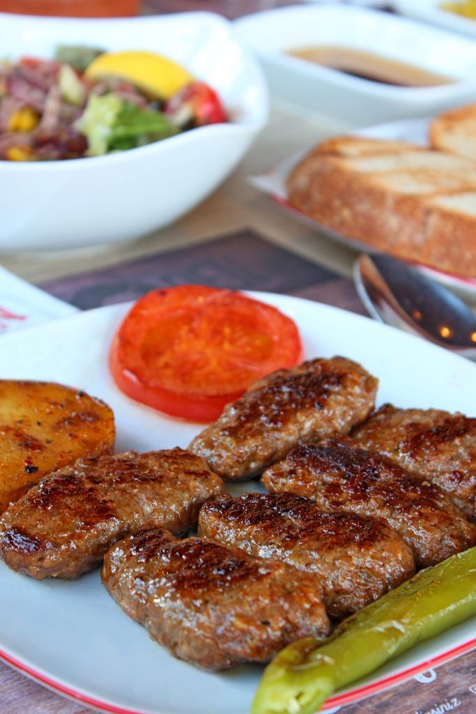 Sakarya Kazımpaşa Köftesi — yöresel lezzet görseli